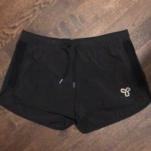 Aritzia TNA Black Workout Shorts Size Small